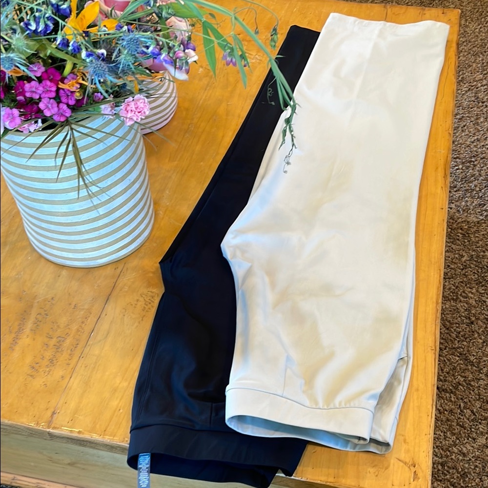 Black Vuori Performance style Pants